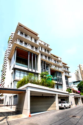 Townhouses for sale Soi Ekamai (Sukhumvit 63) : LTHC10737– ขายด่วน! เทาน์เฮ้าราคาดี Townhome for sale 749 Residence 3 beds size 680 Sq.m. Near BTS Thong Lor Station ONLY 85MB