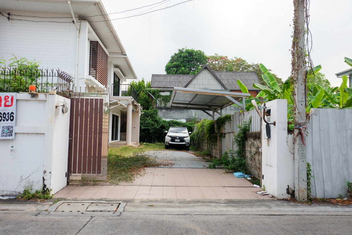 รูป ✨ Rare Item! ขายบ้านเดี่ยวสร้างเอง รัชดา-เสนานิคม 1 (แยก 12) — พื้นที่ 87 ตร.ว. ทำเลทองใจกลางเมือง ✨ - รูปที่ 39/42