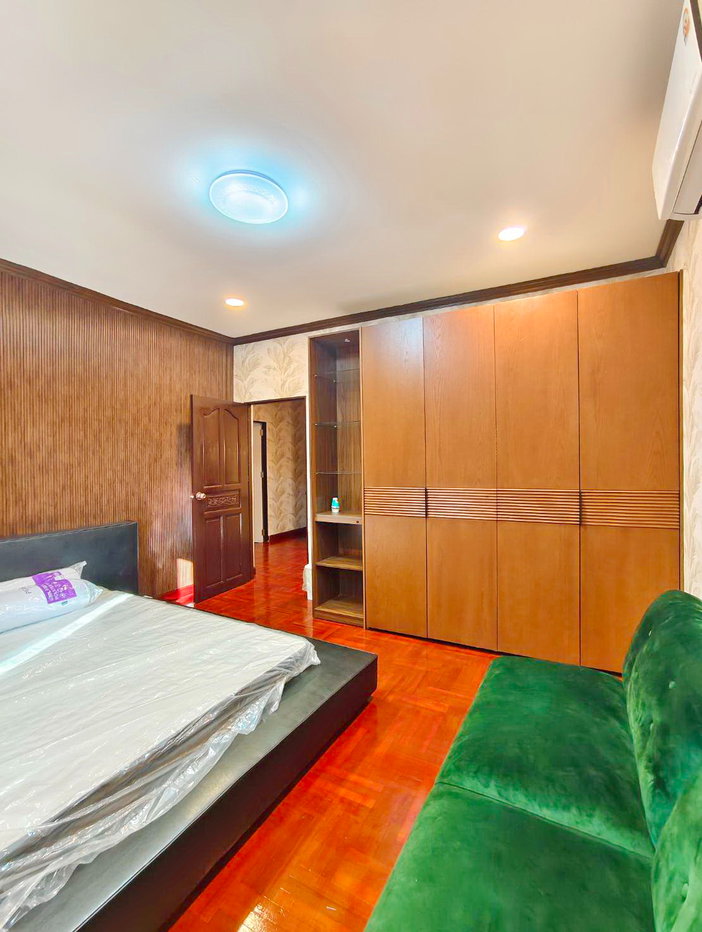 รูป บ้านเดี่ยว 2 ชั้น พร้อมสระว่ายน้ำ  พัทยา  จังหวัดชลบุรี - รูปที่ 26/28