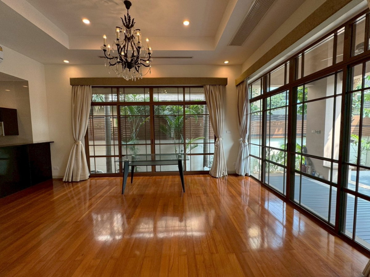 รูป บ้านเดี่ยวหัวมุม ในโครงการสุดหรู เอกมัย - พระโขนง ** NO CO-AGENT ** - รูปที่ 5/29