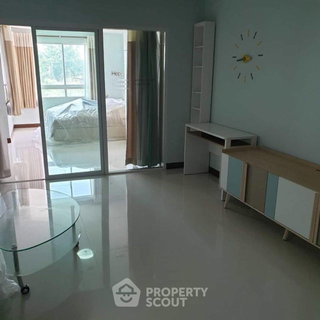 1-BR Condo at Chateau In Town Ratchada 17 near MRT Sutthisan (ID 2227416)