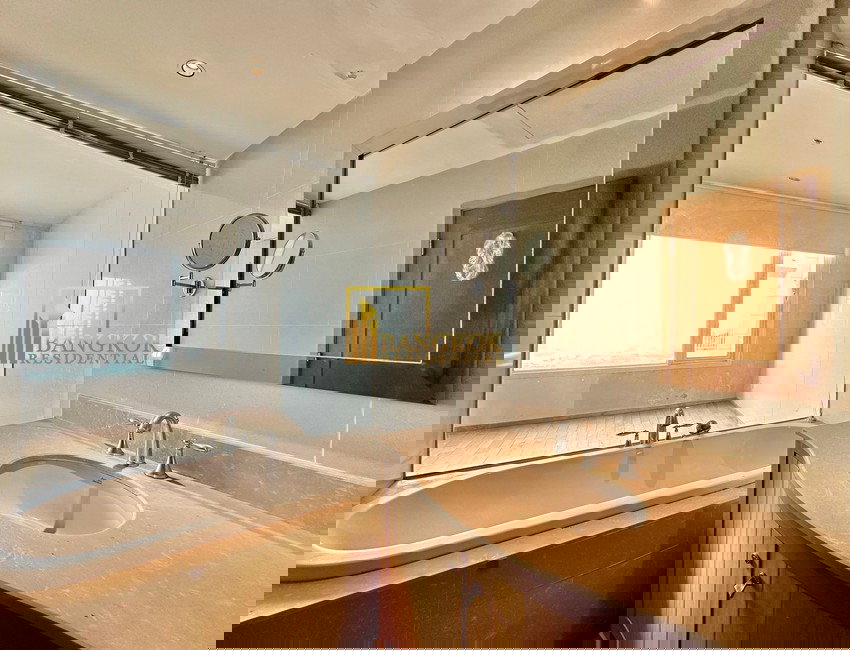 รูป The Empire Place | Unfurnished 2 Bed Duplex Condo in Sathorn - BR10728CD - รูปที่ 19/38