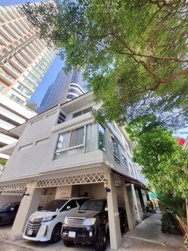 LTH5397 – House in Compound FOR RENT in Phrom Phong 3 beds 4 baths size 300 Sq.M. Nearby BTS Phrom Phong station ONLY 80k/Month