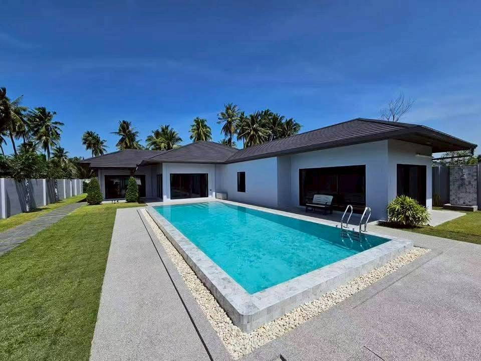 รูป วิลล่าหรูพร้อมสระว่ายน้ำส่วนตัวให้เช่าในพัทยา – 4 ห้องนอน | สระว่ายน้ำส่วนตัว | บ้านพัทยา 6 - รูปที่ 1/10