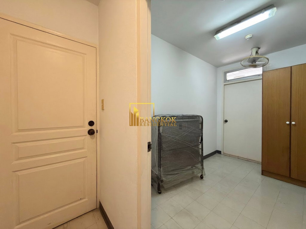 รูป Fully Renovated 3 Bedroom Apartment in Phrom Phong Area - BR21315AP - รูปที่ 29/48