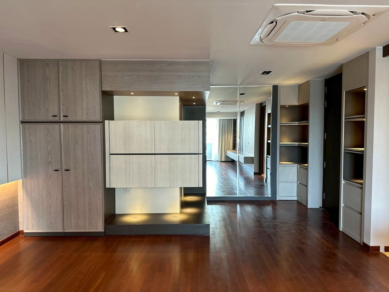 รูป LTH14708 – ขายด่วน! คอนโดกว้างหน้าซื้อ | Condo for Sale |374 sqm | 3 Bedrooms | Luxury Spacious Penthouse Prime Location Best Value | 70 MB - รูปที่ 2/10