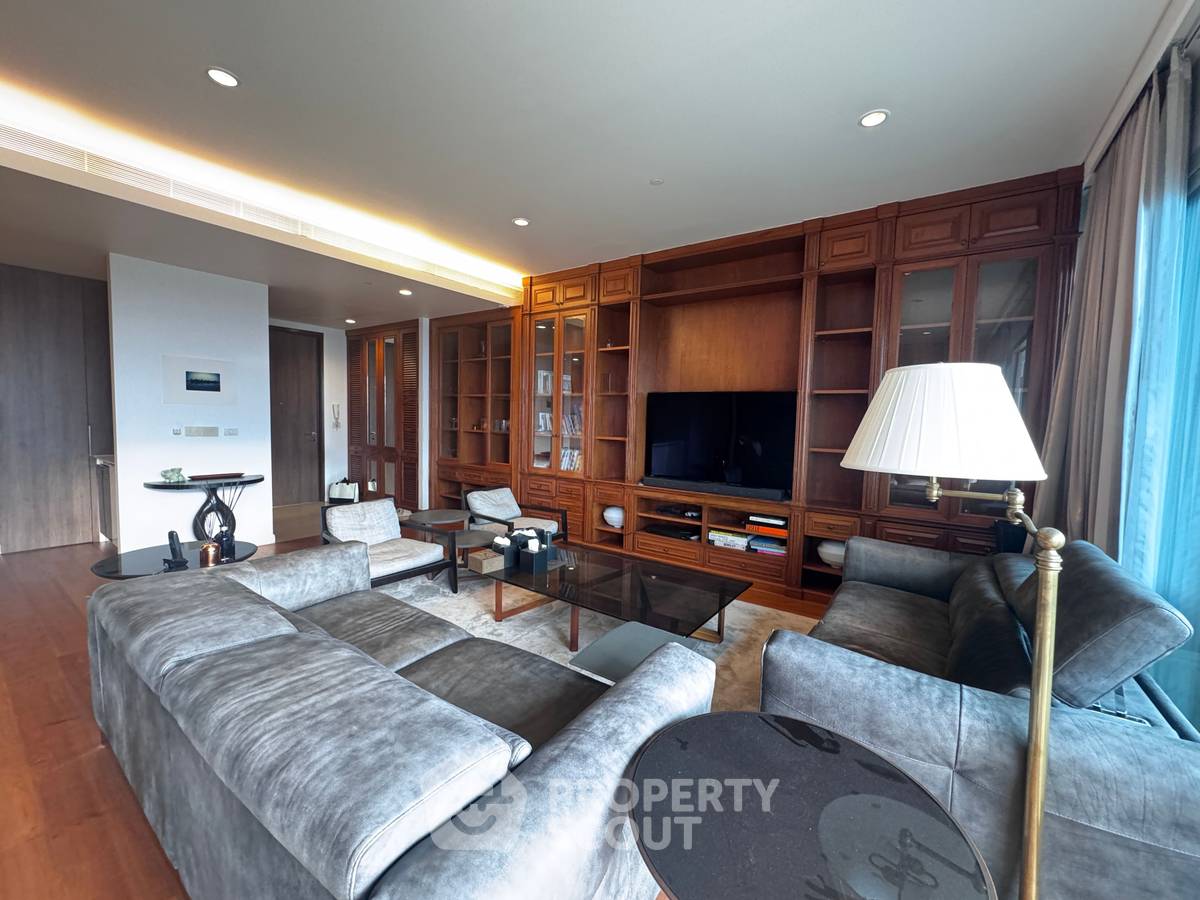 picture 3-BR Condo at 185 Rajadamri near BTS Ratchadamri (ID 2737378) - 10/13