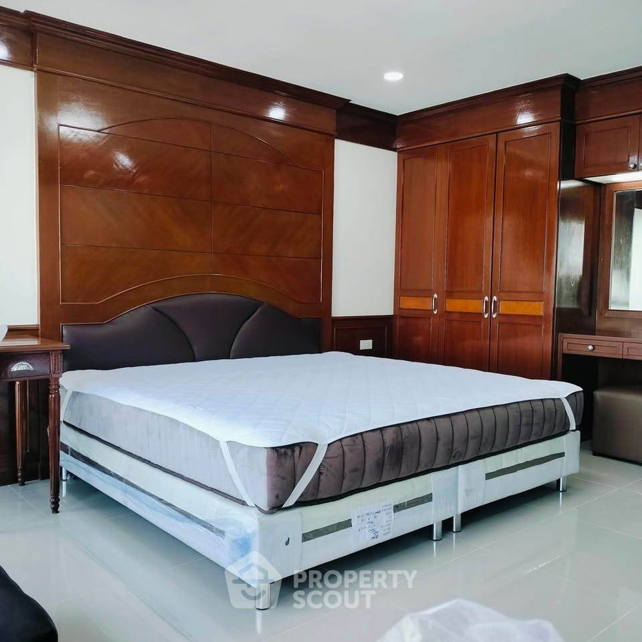 รูป คอนโด สตูดิโอ ที่ สุขุมวิท สวีท คอนโดมิเนียม ใกล้ BTS นานา (ID 2459447) - รูปที่ 2/9