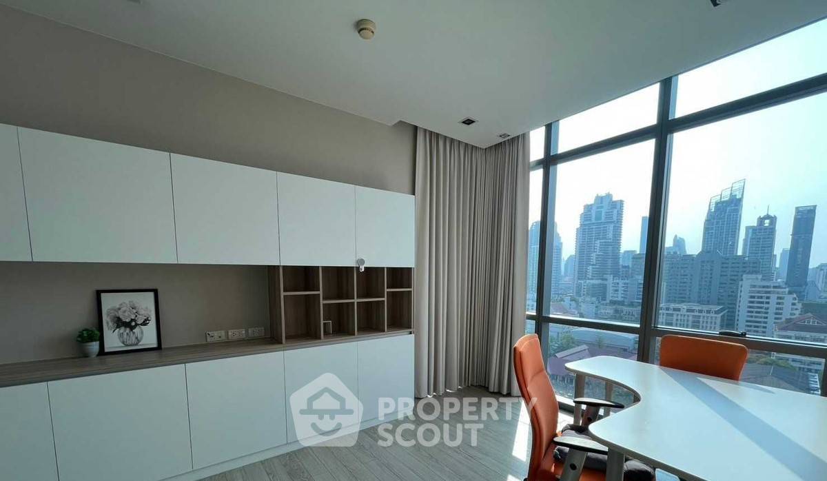 รูป คอนโด 2-ห้องนอน ที่ เดอะ รูม สุขุมวิท 21 ใกล้ MRT สุขุมวิท (ID 2681981) - รูปที่ 4/6