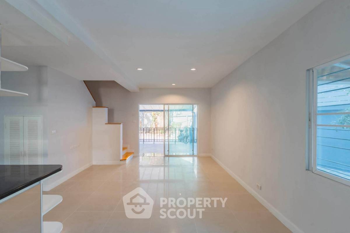 รูป ทาวน์เฮ้าส์ 3-ห้องนอน ที่ เดอะ เมทโทร พระราม 9 ใน ประเวศ (ID 2729774) - รูปที่ 12/13