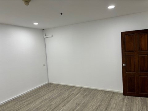 รูป ขายด่วน! คอนโดมิเนียมวิวแม่น้ำ ใกล้โรงเรียนและมหาวิทยาลัย - รูปที่ 11/45