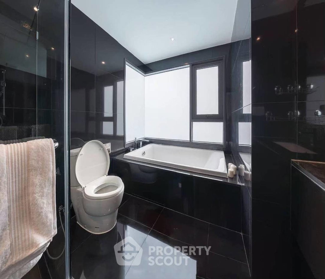 รูป คอนโด 2-ห้องนอน ที่ ริทึ่ม สุขุมวิท 36-38 ใกล้ BTS ทองหล่อ (ID 2733858) - รูปที่ 8/10