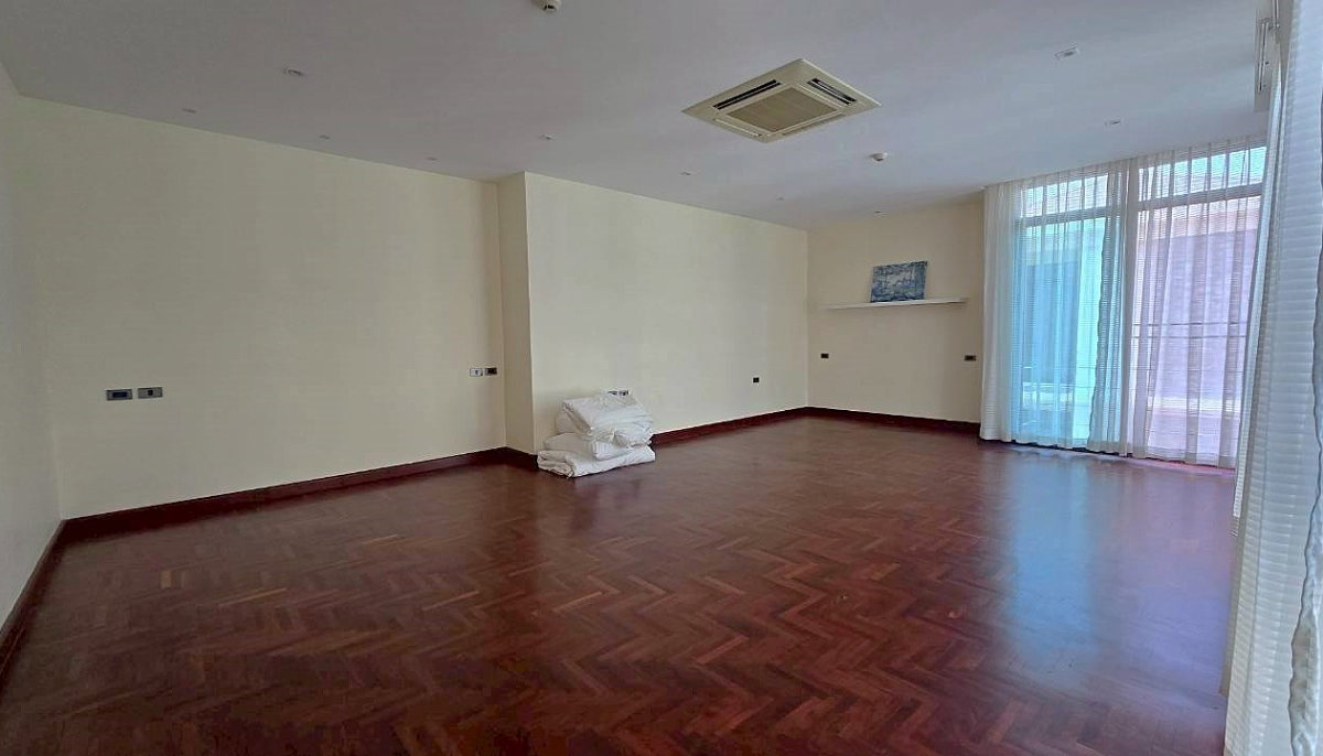 รูป บ้านเดี่ยวพร้อมสระว่ายน้ำส่วนตัว 4 ห้องนอน - พร้อมพงษ์ ** NO CO-AGENT ** - รูปที่ 8/22
