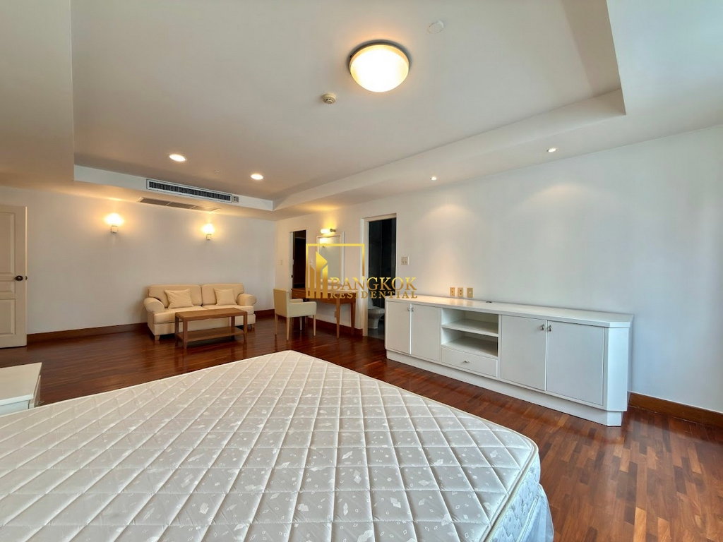 รูป Fully Renovated 3 Bedroom Apartment in Phrom Phong Area - BR21315AP - รูปที่ 15/48