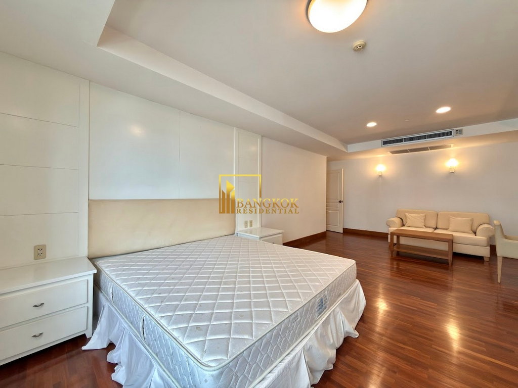 รูป Fully Renovated 3 Bedroom Apartment in Phrom Phong Area - BR21315AP - รูปที่ 14/48