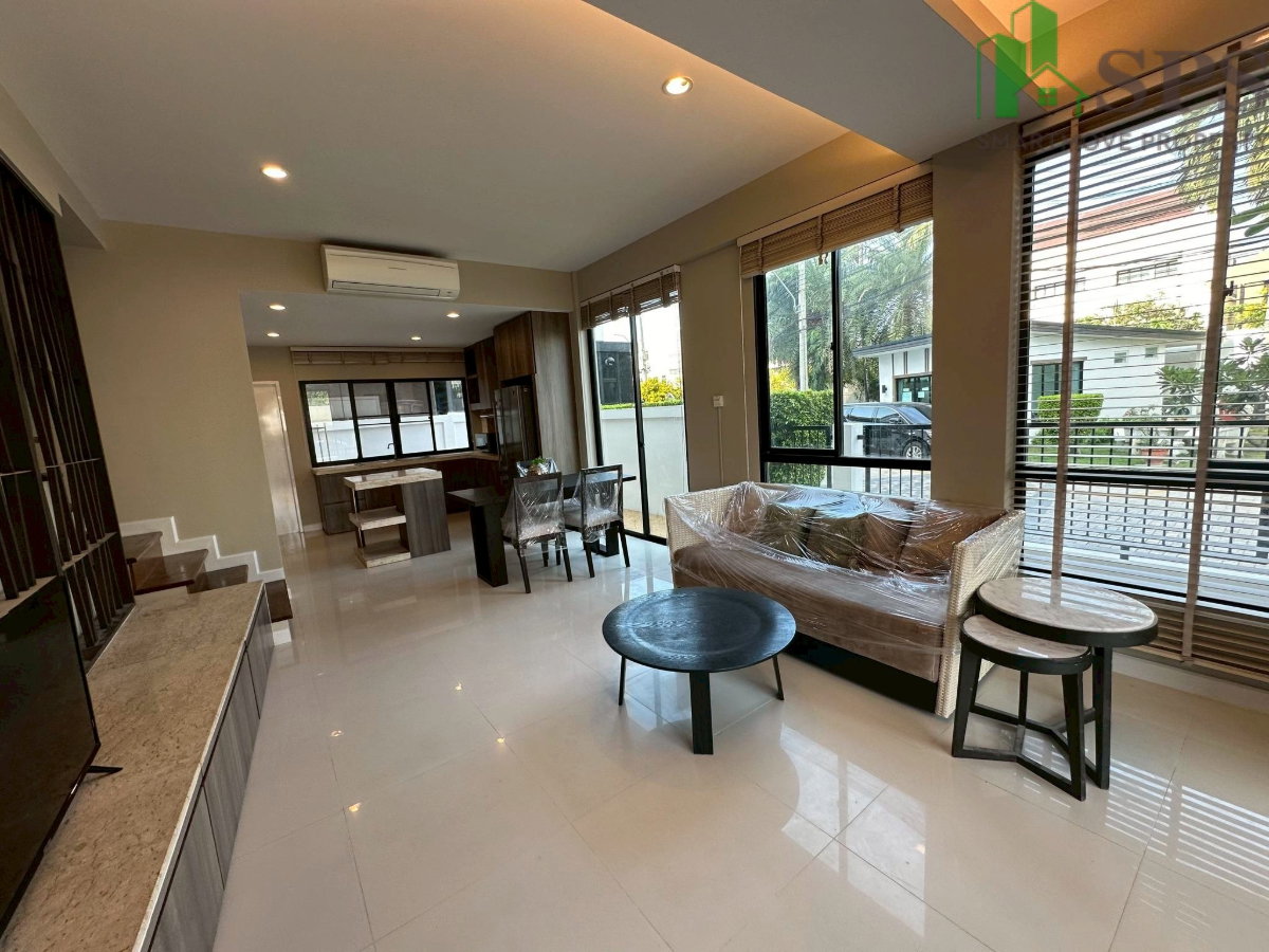 picture Townhome for Rent on Sukhumvit 50 (SPSJP225) - 3/17