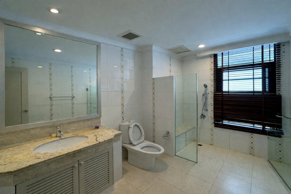 รูป บ้านเดี่ยวหัวมุม ในโครงการสุดหรู เอกมัย - พระโขนง ** NO CO-AGENT ** - รูปที่ 8/29