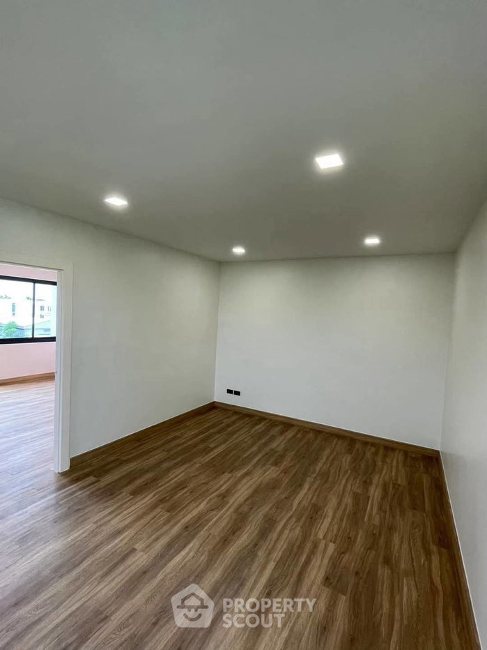 รูป คอนโด 3-ห้องนอน ที่ เดอะ ฮาร์โมนี ใน รามอินทรา (ID 2727561) - รูปที่ 11/15