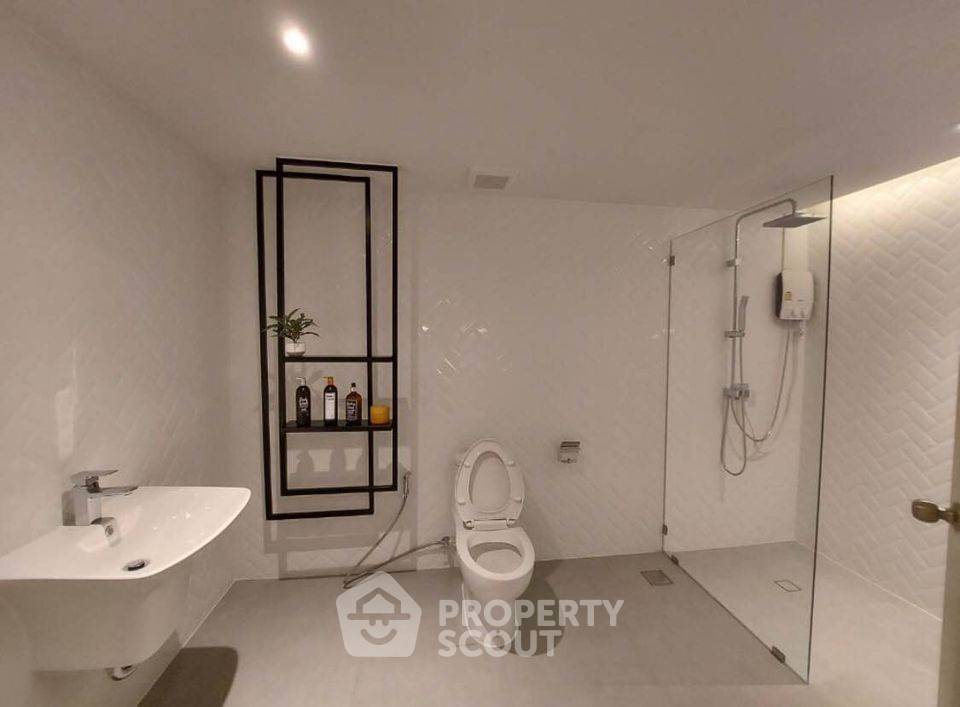 รูป คอนโด 2-ห้องนอน ที่ ณุศา สเตท ทาวเวอร์ คอนโดมิเนียม ใกล้ BTS สะพานตากสิน (ID 670778) - รูปที่ 2/13