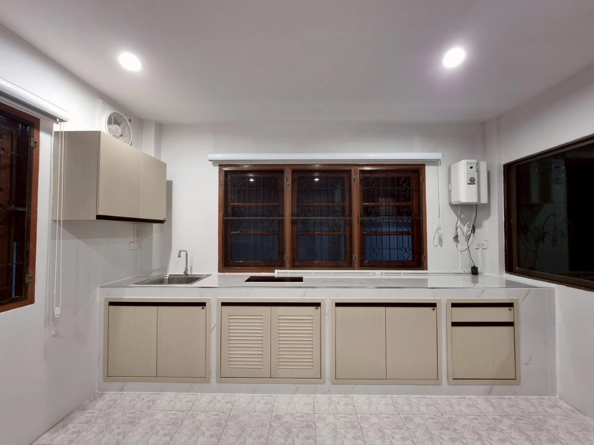 รูป 🏡✨ บ้านเช่าพร้อมอยู่ หทัยราษฎร์ ซอย 3 มีนบุรี 5 ห้องนอน 3 ห้องน้ำ ใกล้รถไฟฟ้า เดินทางสะดวก เหมาะทั้งอยู่อาศัยและจดบริษัท ✨🏡 - รูปที่ 8/13