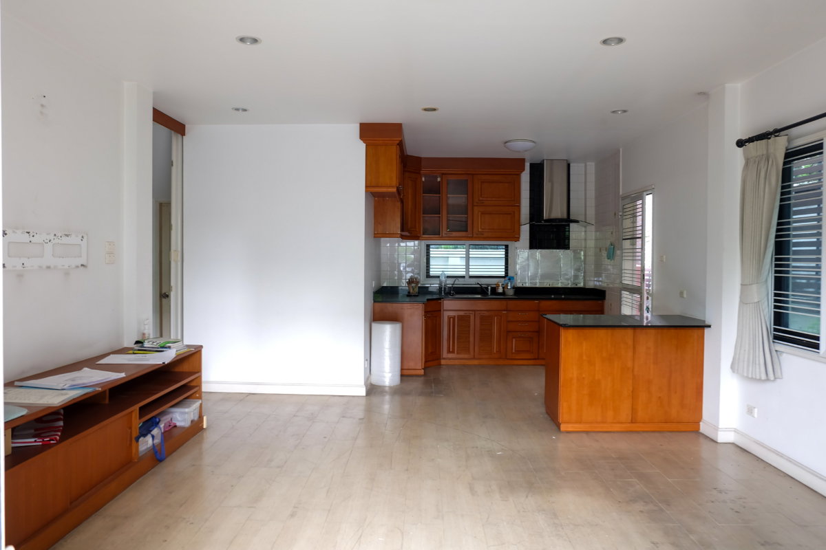 รูป ✨ Rare Item! ขายบ้านเดี่ยวสร้างเอง รัชดา-เสนานิคม 1 (แยก 12) — พื้นที่ 87 ตร.ว. ทำเลทองใจกลางเมือง ✨ - รูปที่ 5/42