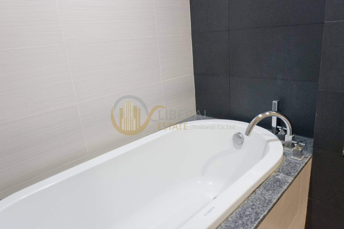 รูป LTH442 – Millennium Residence FOR RENT 2 beds 2 baths 90 SQ.M. high floor nearby Asoke BTS ONLY 60,000 THB / month - รูปที่ 5/10