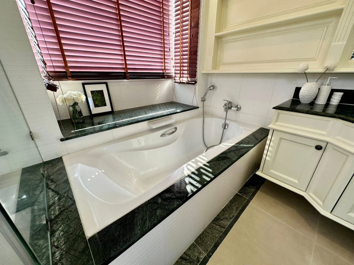 picture ðķ Pet-Friendly Detached House | 4 Beds | 252 sqm | Peaceful Environment | Nantawan Project - 19/24