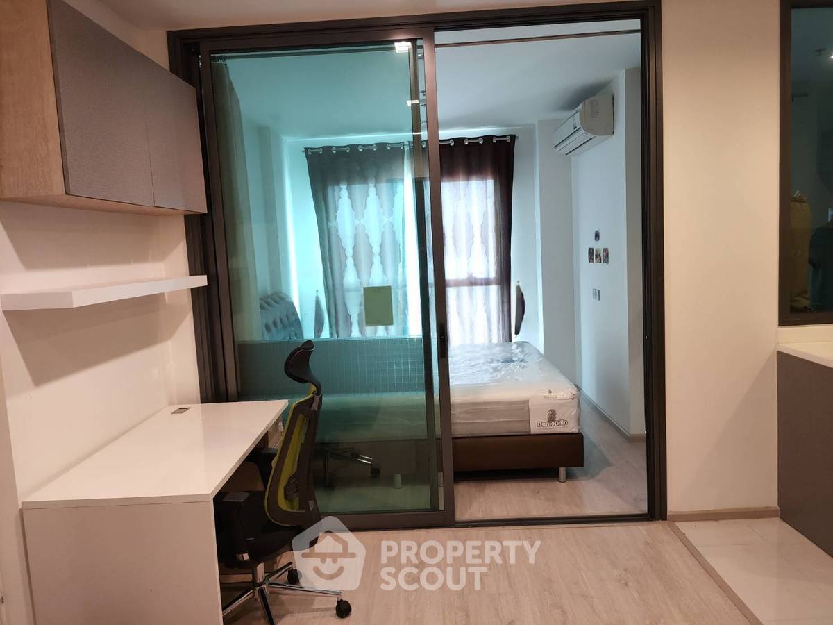 picture Studio Condo at Rhythm Rangnam near BTS Victory Monument (ID 2735418) - 4/12
