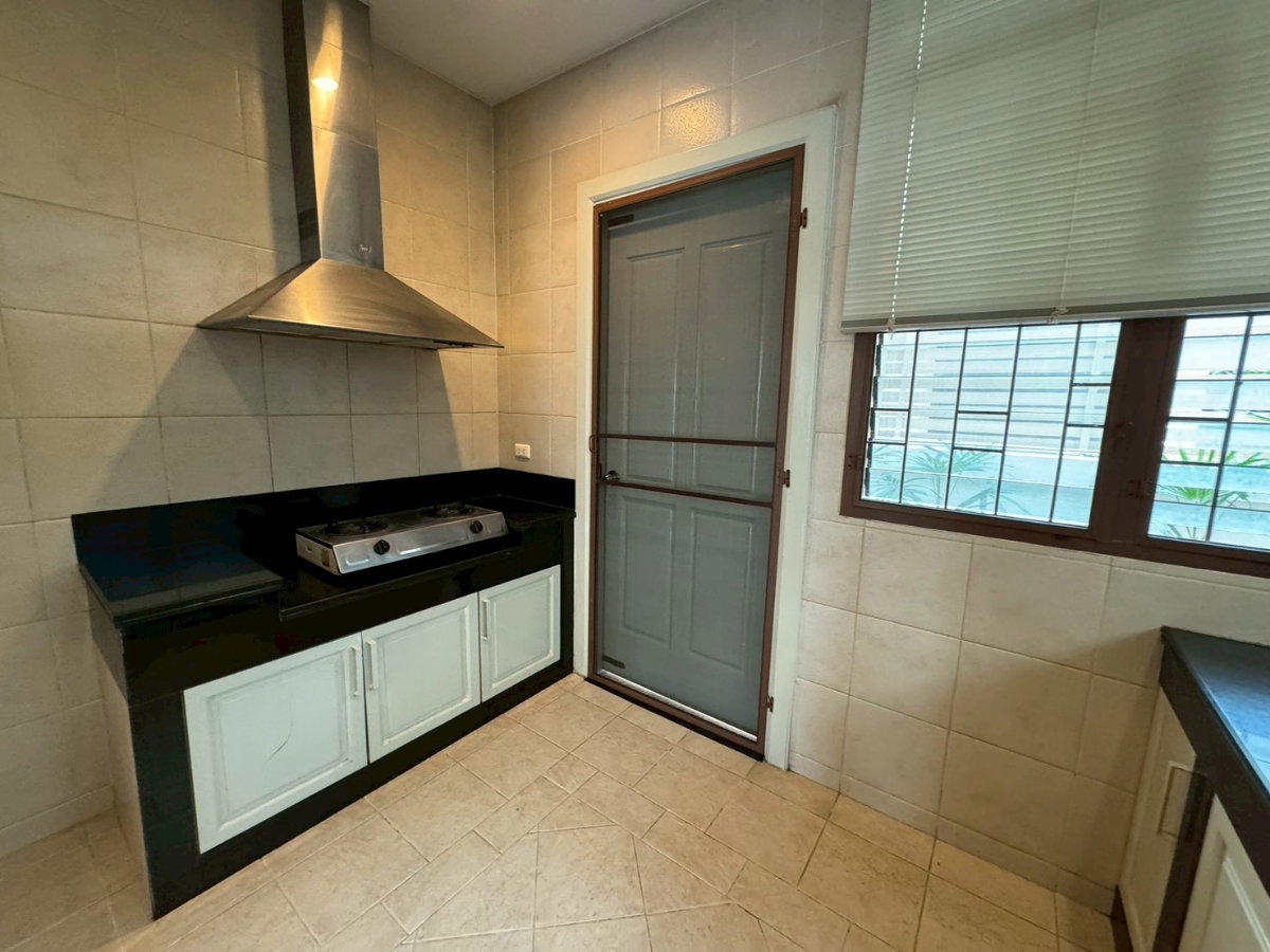 รูป บ้านเดี่ยวหัวมุม ในโครงการสุดหรู เอกมัย - พระโขนง ** NO CO-AGENT ** - รูปที่ 6/29