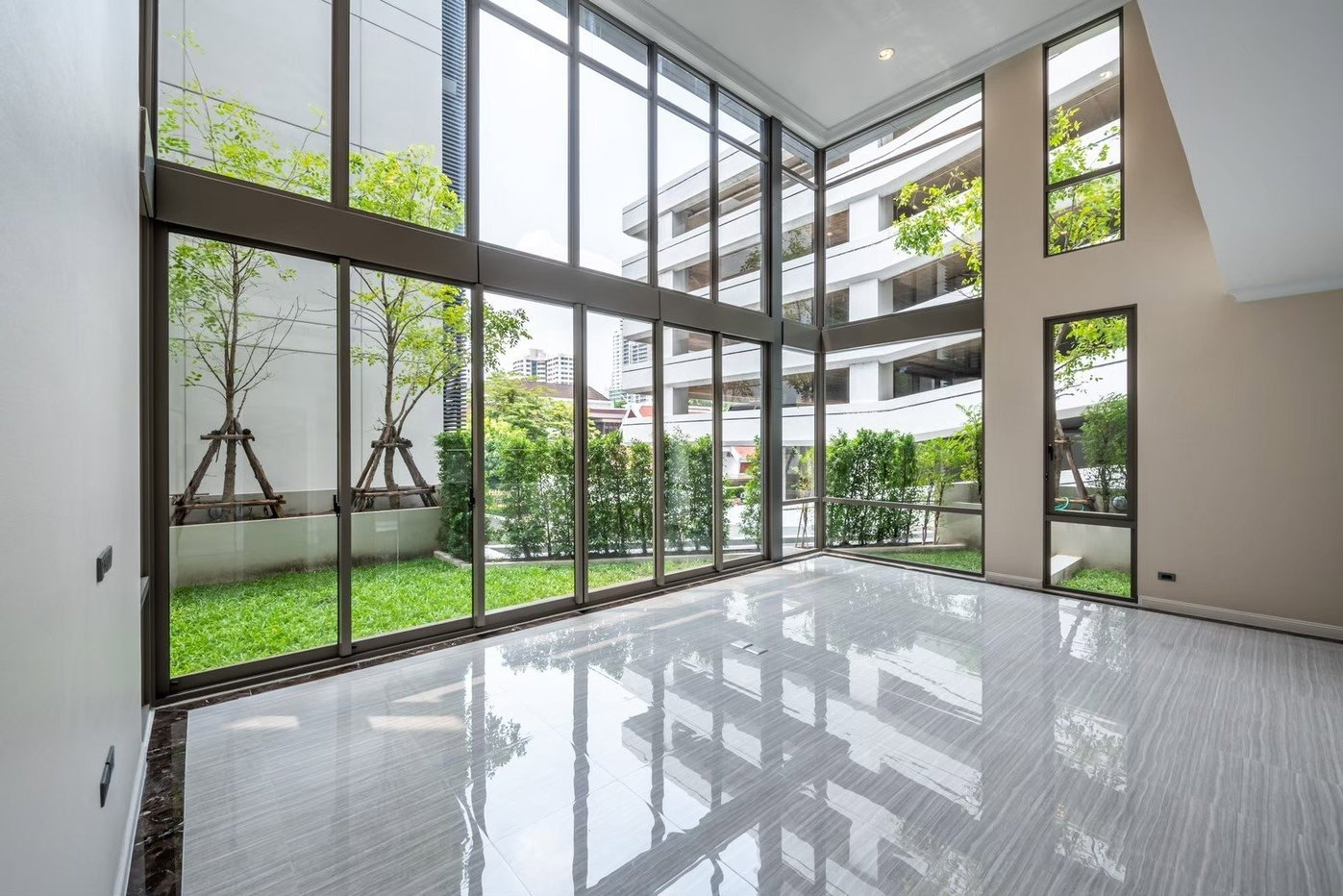 รูป LTHC10737– ขายด่วน! เทาน์เฮ้าราคาดี Townhome for sale 749 Residence 3 beds size 680 Sq.m. Near BTS Thong Lor Station ONLY 85MB - รูปที่ 13/15