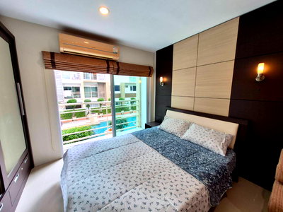 Condos for sale : Condo for Sale at Metro Park Sathorn (Phase 1), 2nd Floor, Pool View