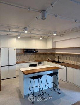 3-BR Condo at Richmond Palace Condominium near BTS Phrom Phong (ID 2731195)