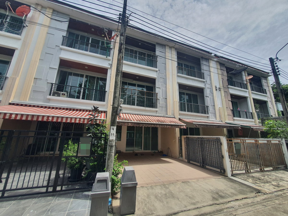 รูป บ้านกลางเมือง ลาดพร้าว 87, ทาวน์โฮม 3 ชั้น, วิวสวน เป็นส่วนตัว ทำเลดี, สไตล์โมเดิร์น ราคาจับต้องได้, ฟังก์ชันครบ หรู คุ้ม พร้อมอยู่ทันที - รูปที่ 2/22