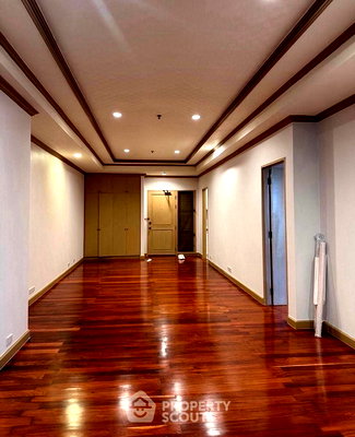 Condos for sale : 2-BR Condo at Ban Chao Phraya Condo near MRT Hua Lamphong (ID 2695689)