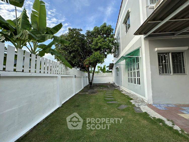 picture 2-BR Townhouse in Min Buri (ID 2737242) - 2/16