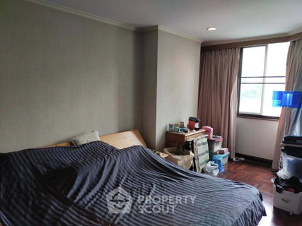 2-BR Condo at Lake Avenue Sukhumvit 16 near BTS Asok (ID 2735863)