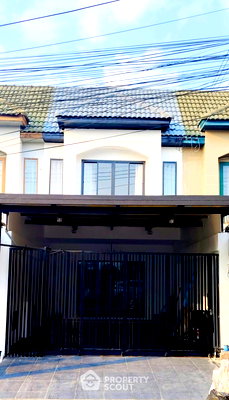 Townhouses for sale Chonburi : 2-BR Townhouse close to East Pattaya (ID 2739631)