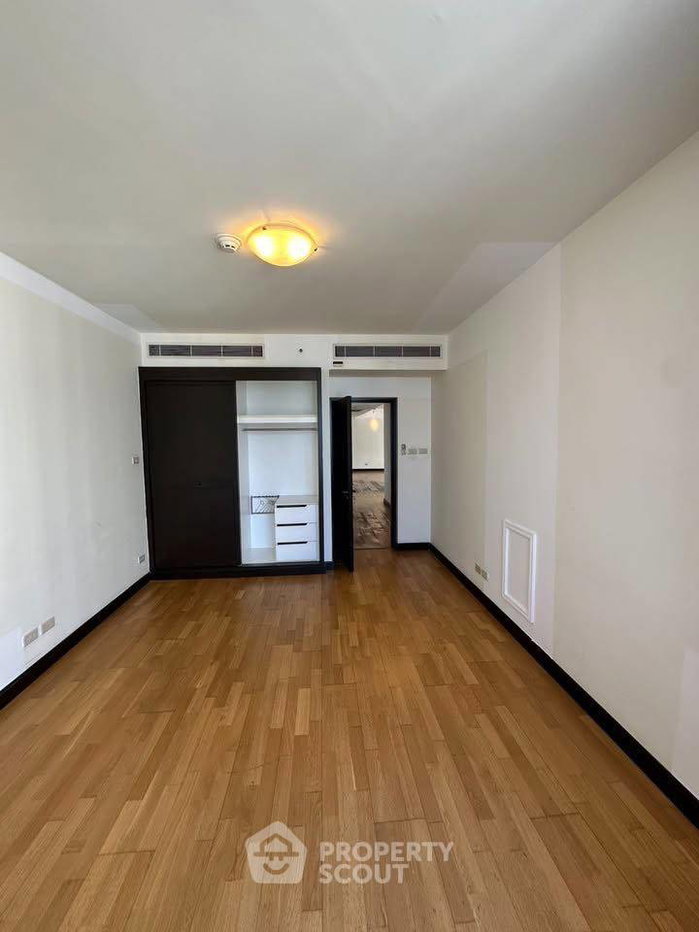 รูป คอนโด 3-ห้องนอน ที่ ออลซีซั่น แมนชั่น คอนโดมิเนียม ใกล้ BTS เพลินจิต (ID 2449441) - รูปที่ 9/19