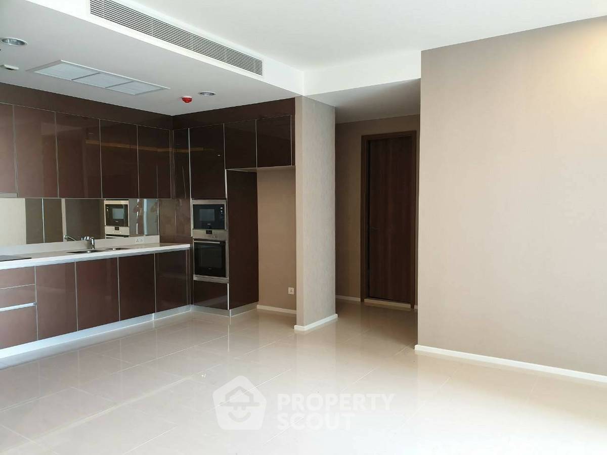 picture 3-BR Condo at Menam Residences in Wat Phraya Krai (ID 2734276) - 5/6