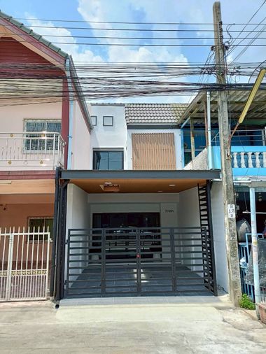 ทาวน์เฮ้าส์รีโนเวทใหม่ สไตล์มินิมอล-โมเดิร์น หมู่บ้านมโนรมย์ 4 เลียบคลองสอง คลองสามวา พร้อมเฟอร์นิเจอร์