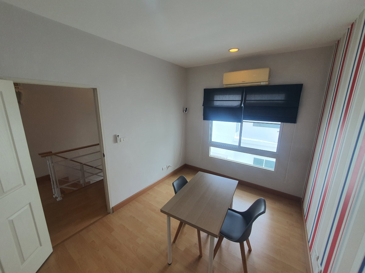 รูป บ้านกลางเมือง ลาดพร้าว 87, ทาวน์โฮม 3 ชั้น, วิวสวน เป็นส่วนตัว ทำเลดี, สไตล์โมเดิร์น ราคาจับต้องได้, ฟังก์ชันครบ หรู คุ้ม พร้อมอยู่ทันที - รูปที่ 4/22