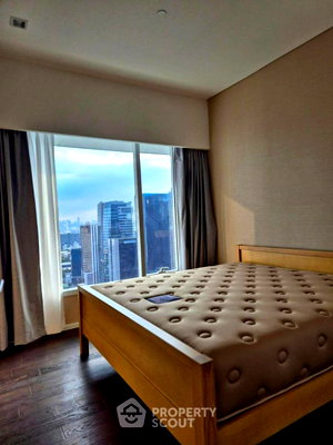 Condos for sale : 2-BR Condo at The Saint Residences near MRT Phahon Yothin (ID 2723447)