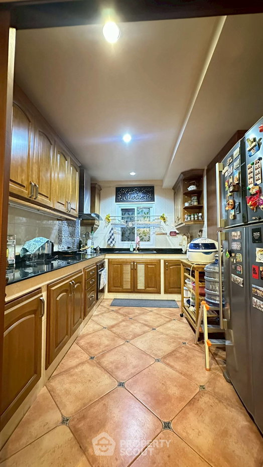 รูป คอนโด 3-ห้องนอน ที่ แกรนด์ วิลล์ เฮ้าส์ 1(สุขุมวิท24) คอนโดมิเนียม ใกล้ BTS พร้อมพงษ์ (ID 2731344) - รูปที่ 4/20