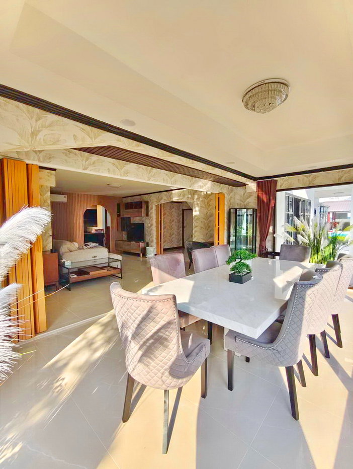 รูป บ้านเดี่ยว 2 ชั้น พร้อมสระว่ายน้ำ  พัทยา  จังหวัดชลบุรี - รูปที่ 11/28