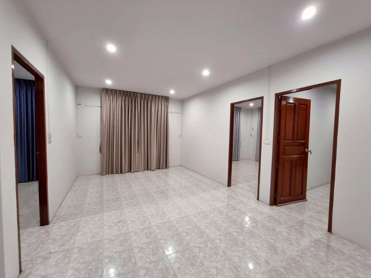รูป 🏡✨ บ้านเช่าพร้อมอยู่ หทัยราษฎร์ ซอย 3 มีนบุรี 5 ห้องนอน  3 ห้องน้ำ ใกล้รถไฟฟ้า เดินทางสะดวก เหมาะทั้งอยู่อาศัยและจดบริษัท ✨🏡 - รูปที่ 11/13