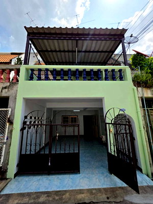 เช่าทาวน์โฮม เขตพระโขนง : ให้เช่าถูก! หายาก ทาวน์เฮ้าส์รีโนเวทใหม่ สุขุมวิท93 แยกพึ่งมี50/1