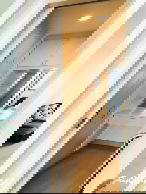 รูป P-48044  ทำเลดี ใกล้ BTS เริ่มต้น 700 ม. เฟอร์ครบ + เครื่องซักผ้า เพียง 12,000 บาท @ Ideo Blucove Sathorn 🚆✨ | Line Id: @easythaihome | 085-592-2897 - รูปที่ 8/18