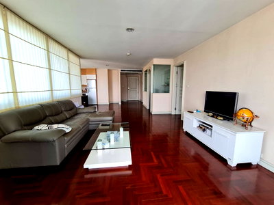 ขายคอนโด : LTH5594 – Lake Avenue FOR SALE 2 beds 2 baths size 126 Sq.M. Nearby BTS Asoke station ONLY 12.5 MB