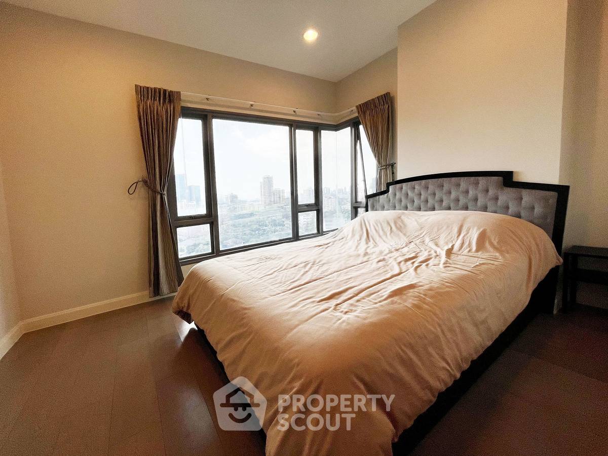 รูป คอนโด 2 ห้องนอน The Crest Sukhumvit 34 ใกล้ BTS ทองหล่อ 200 ม. (ID 2740205) - รูปที่ 2/12