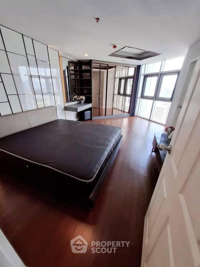 picture 3-BR Duplex at Belle Grand Rama 9 near MRT Phra Ram 9 (ID 1966086) - 7/10